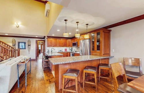 Vail Ski Chalet | Ski-in/out home w/alpine view, fireplace, AC, fast WiFi, shared pool/hot tubs/WD
