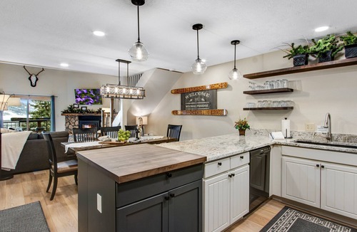 Mount Crested Butte Condo | Ski-In/Out, Hot Tub, Shuttle, Views, Garage, Trails, 4BR+Loft –Westwall Paradise
