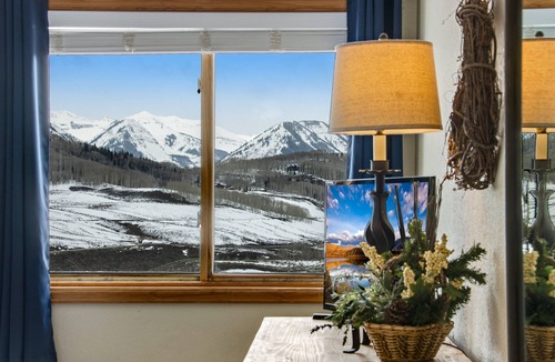 Mount Crested Butte Condo | Ski-In/Out, Hot Tub, Shuttle, Views, Garage, Trails, 4BR+Loft –Westwall Paradise