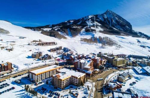 Mount Crested Butte House | Ski In Out Pool Hot Tub Pets OK