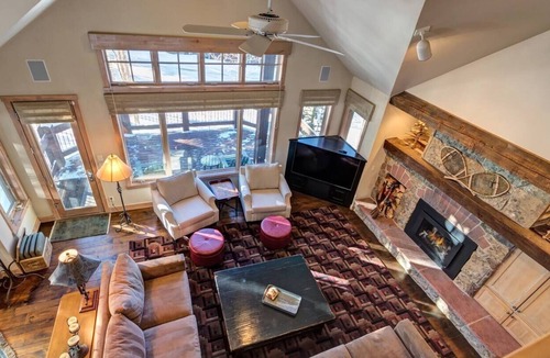 Warrior's Mark West House | ⭐️ Ski In/Out PrivateHot Tub FREE WinterSki/Town Shuttle 4 Kings EV Charger Pets