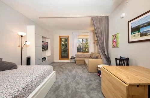Mountain House Condo | SKI IN/OUT/STEPS 2 LIFT/2 HOT TUBS/FIRE PIT!