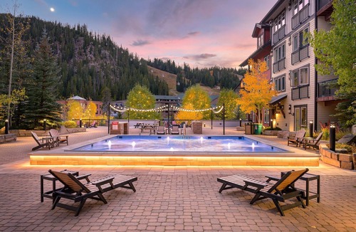 Winter Park House | Ski In Out Village Condo 4375 I Huge Hot Tub I Views I Heated Garage I Discounted Attractions