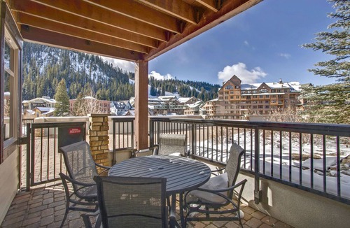 Winter Park House | Ski In Out Village Condo 4375 I Huge Hot Tub I Views I Heated Garage I Discounted Attractions