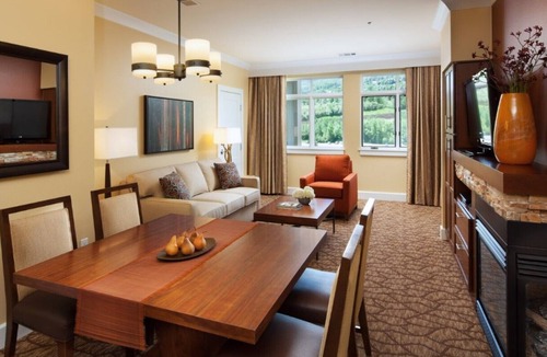 Avon Ski Chalet | Ski-In Ski-Out 1 bedroom Sleeps 4 at the Awesome Westin Riverfront