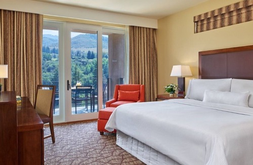 Avon Ski Chalet | Ski-In Ski-Out 1 bedroom Sleeps 4 at the Awesome Westin Riverfront