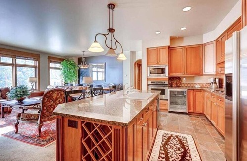 River Run Condo | Ski in & ski out 3BR Lone Eagle w/- stunning views & great amenities!