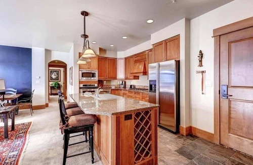 River Run Condo | Ski in & ski out 3BR Lone Eagle w/- stunning views & great amenities!
