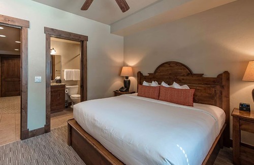 Breckenridge Hotel | Ski In/Ski Out at the Grand Lodge on Peak 7