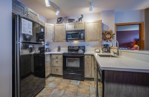 Winter Park Condo | Ski in/Ski out condo w/great views. Overlooking the slopes. Access to hot tub