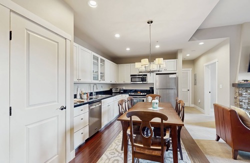 Silvercreek Condo | Ski-in/ski-out condo w/gas fireplace, shared hot tub/pool, & mountain views