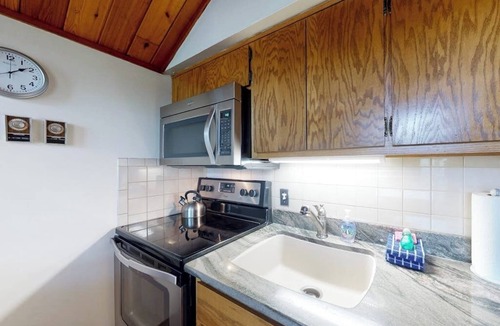 Purgatory Condo | Ski-in/ski-out condo with lake & mountain views, patio, balcony