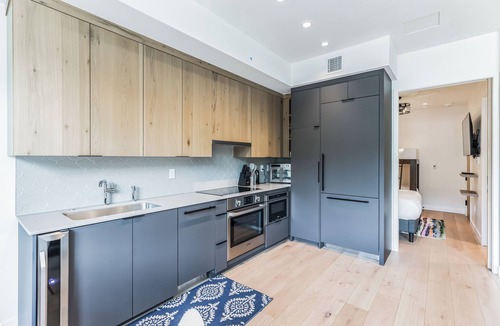 Snowmass Village Cabin | SKI IN SKI OUT. ELECTRIC PASS LODGE UNIT 405 IN SNOWMASS, COLORADO.