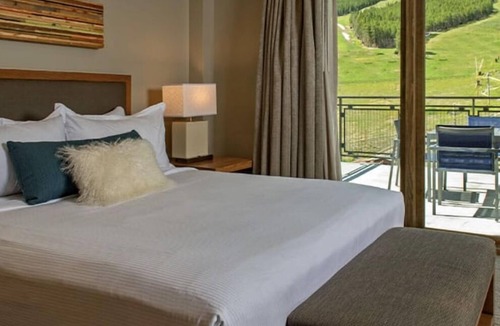 Peak 8 Resort | Ski in/Ski out. Grand Colorado Peak 8! One bedroom. Sleeps 4.