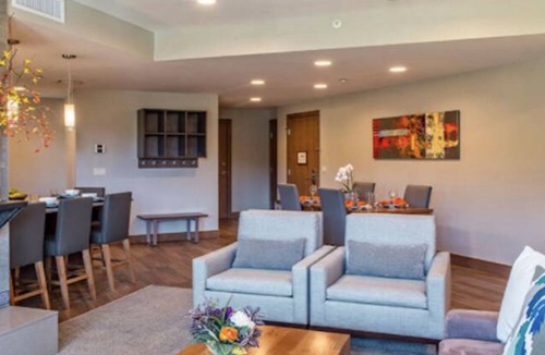 Peak 8 Ski Chalet | Ski in Ski out one bedroom