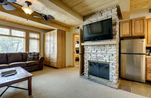 Snowmass Village Apartment | Ski-In/Ski-Out Studio in Aspen Snowmass Ski Resort