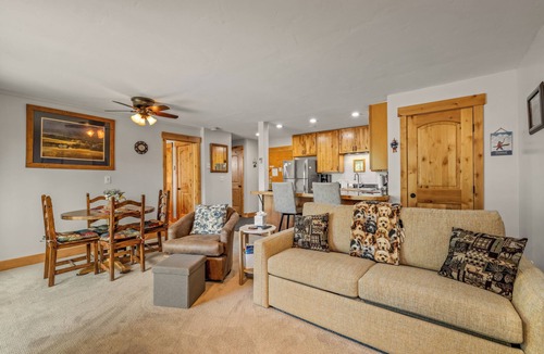 Steamboat Springs Condo | Ski-In/Ski-Out 1-Bedroom Condo w/Balcony and Fireplace!