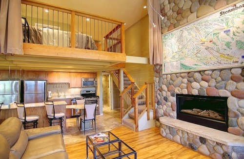 Steamboat Springs Villa | SKi/walk to slopes/Village Great lofted unit close to slopes