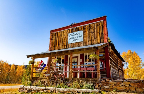 Clark Cabin | Skiers Cabin - A Cozy Historic Full Log Cabin