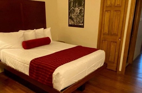 Avon Cabin | Skiing- Avon Christie Lodge & Vail and Beaver Creek, sleeps 1-4