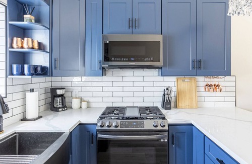 Encino Cottage | Sky Cottage: 1 bedroom home by hospitals, Hollywood, & Los Angeles