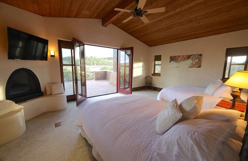 Missouri Heights House | Sky Door Ranch: 35 acres, 8,278 square feet, small infinity pool, and views!