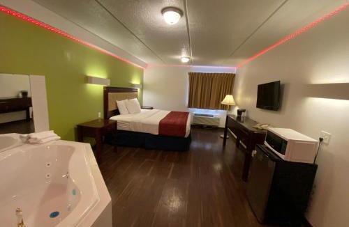 Willoughby Hotel | Skylight Inn Willoughby - Cleveland Mentor