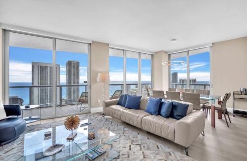 Hallandale Beach House | Skyline Penthouse Private Balcony & Ocean Views