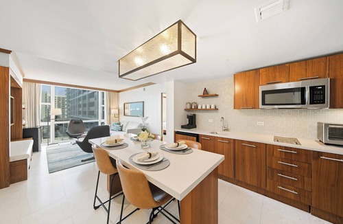 North Beach Apartment | Skyline Private Condo at the Carillon Miami Resort - 705