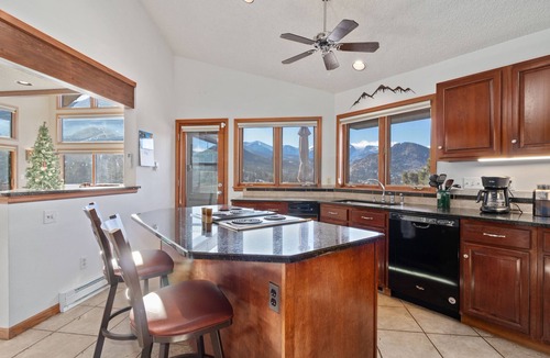 Windcliff Estates House | Skyview Luxury Vacation Rental by Windcliff Homes