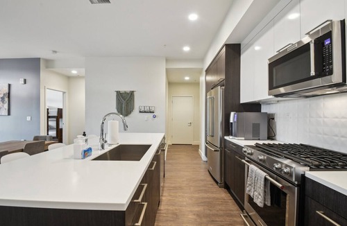 Highland Condo | Sleek & Chic Vibes | Spacious 2BR LoHi Loft | Rooftop