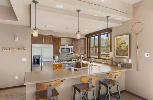 Downtown Steamboat Springs Condo | Sleek Mountain Retreat | Downtown | Mtn Views