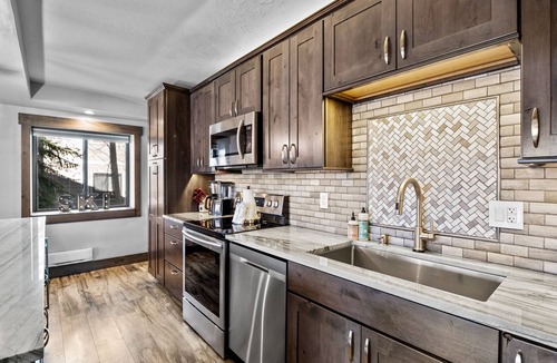 Dillon Condo | Sleek Retreat over Lake Dillon and Ten Mile Range-4 Minutes to Keystone