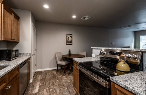 Kingman House | Sleek & Stylish New Duplex | Comfort Meets Convenience