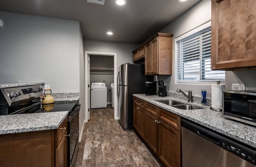 Kingman House | Sleek & Stylish New Duplex | Comfort Meets Convenience