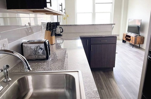 Corryville Apartment | Sleepover | Marvelous 1BD/1BA + Gym - Cincinnati