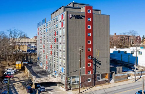 Corryville Apartment | Sleepover | Pristine 1BD/1BA + Gym - Cincinnati