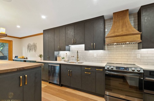 Eagle-Vail House | Sleeps 12 w/Hot-Tub & Sauna Right on the gold course!