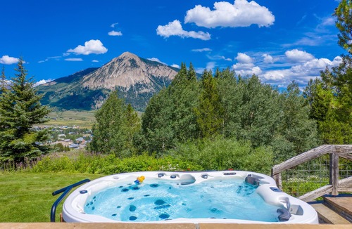 Crested Butte House | Sleeps 23, 8 BR w/full bath, majestic views on 35 acres, walk to town