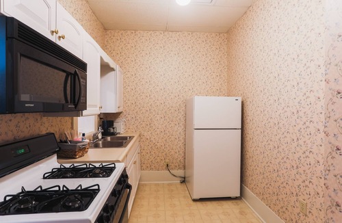 Corry Apartment | Sleeps 5 Fully Equipped Apartment Near Golf Courses