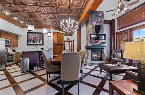 Peak 8 Apartment | Slopeside 4BR penthouse at One Ski Hill Place