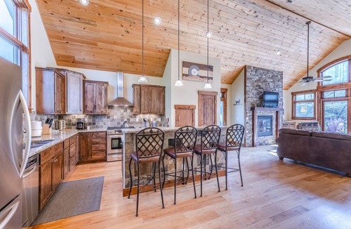 Old Town House | Slopeside Chalet 136 I Great Views I Steam Shower I Bunk Room I Discounted Attractions