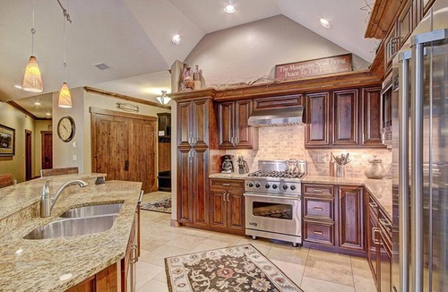 Breckenridge Cabin | Slopeside Penthouse, onsite firepit, hot tubs, gondola to town, ski locker