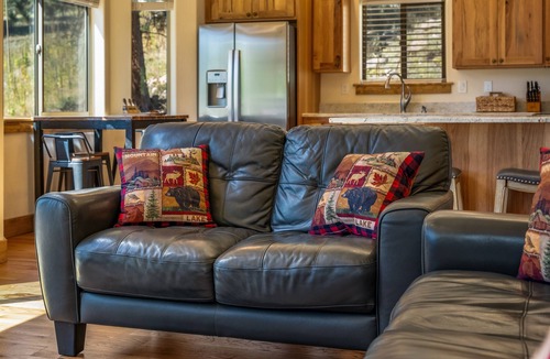 Bailey Cabin | Small Town Charm -Stunning Mtn Views - Sauna- AC - Pike Forest Paradise