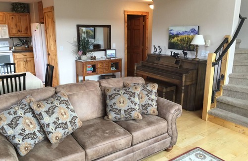 Elk Meadows House | Sneffels Retreat! Enjoy Amazing Mountain Views in Peace & Comfort!