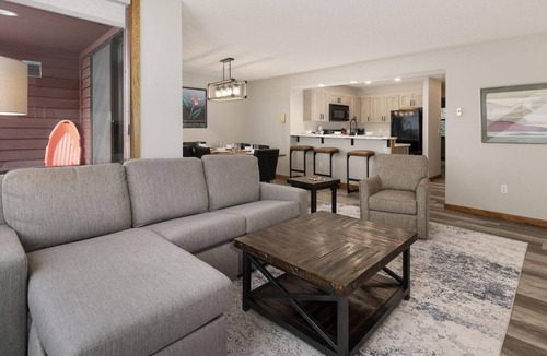Winter Park Condo | Snowblaze A23 communal indoor pool & hot tub