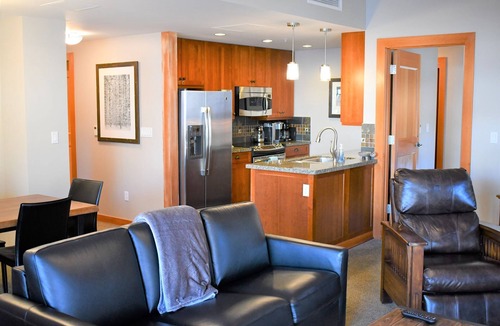 Snowmass Village House | Snowmass Capitol Peak Lodge Corner unit- just 50 ft. to Elk Camp Gondola- bldg A