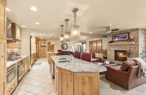 Snowmass Village Condo | Snowmass Mountain Views! Spacious Condo w/Large Kitchen, 2 Living Rooms, Pool & Outdoor Hot Tub