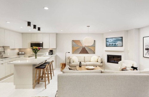 Snowmass Village Condo | Snowmass Mountainside Condo. Pool/Hot Tub, Bonus Sleeping Den, FP, Balcony with Views