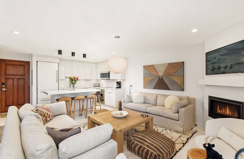 Snowmass Village Condo | Snowmass Mountainside Condo. Pool/Hot Tub, Bonus Sleeping Den, FP, Balcony with Views